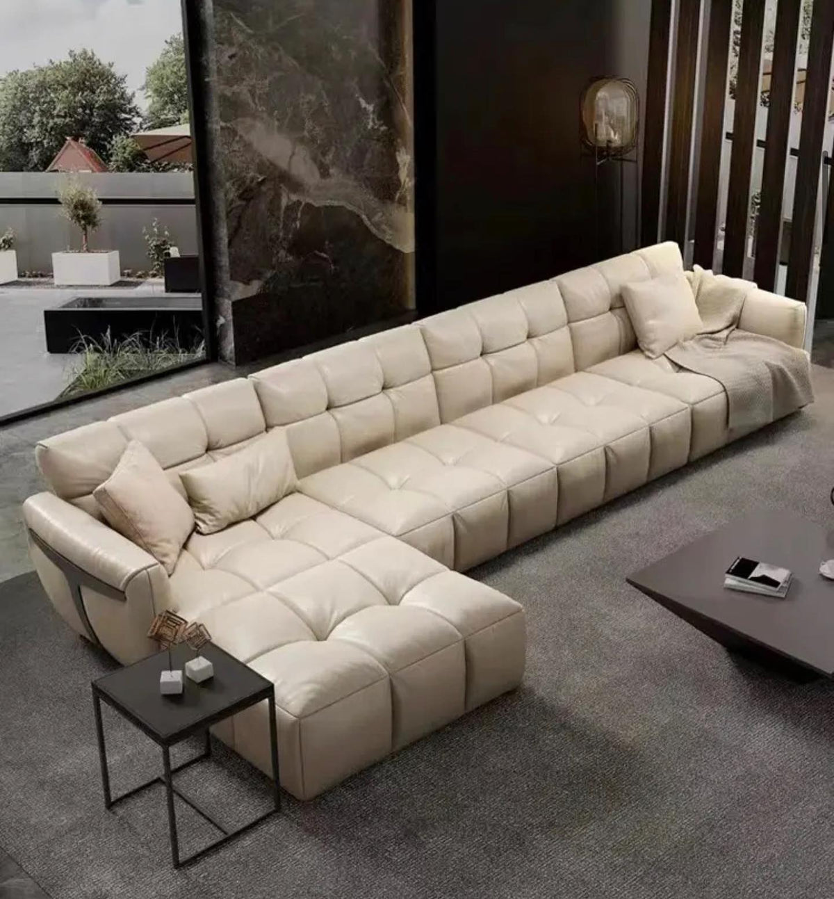 Lounge 83