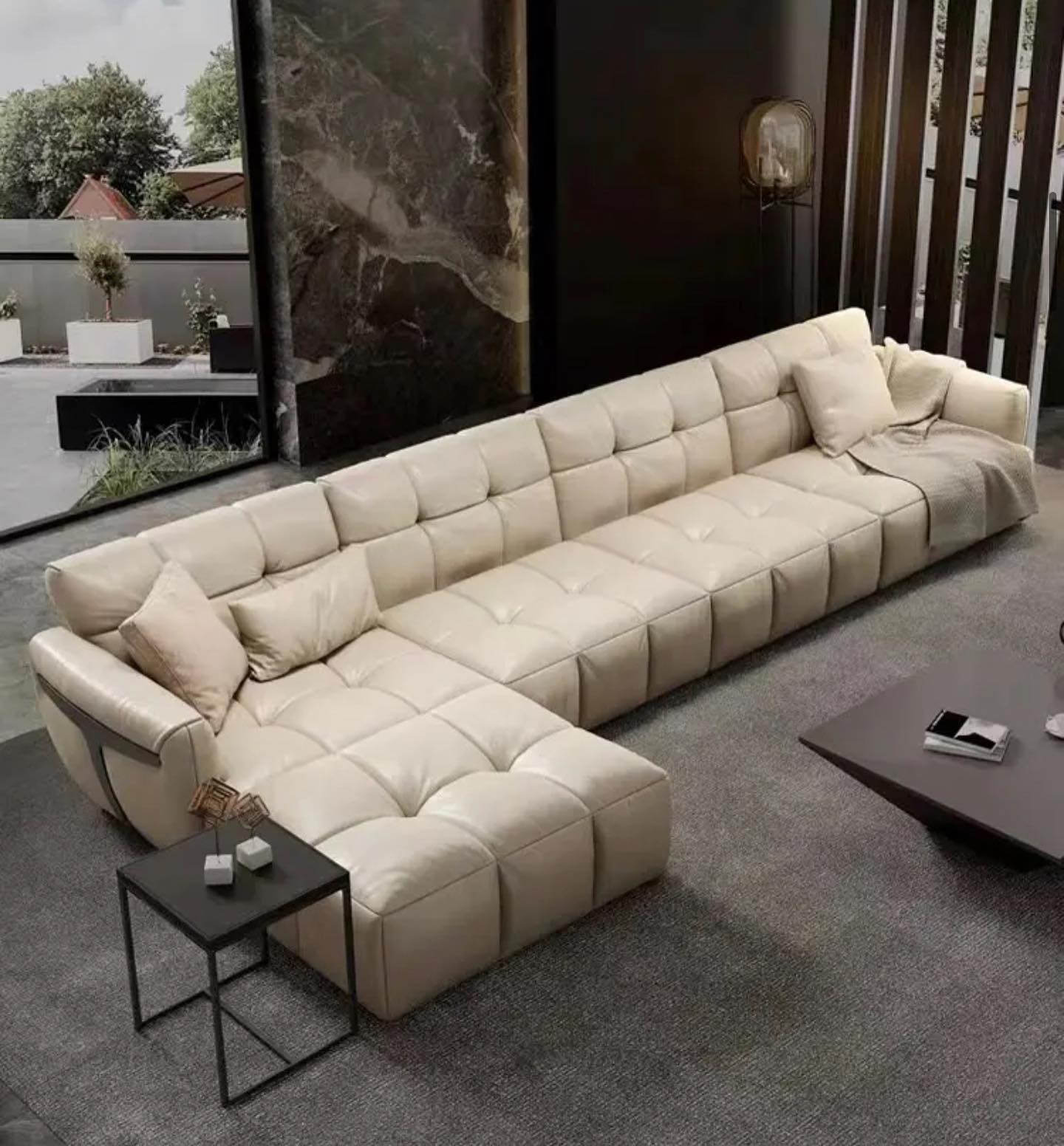 Lounge 83